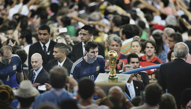 洲际杯前瞻：巴黎多人获奖士气正佳，弗拉门戈体能成最大隐患（洲际杯前瞻：巴黎群星获奖士气高涨，弗拉门戈体能隐患凸显）