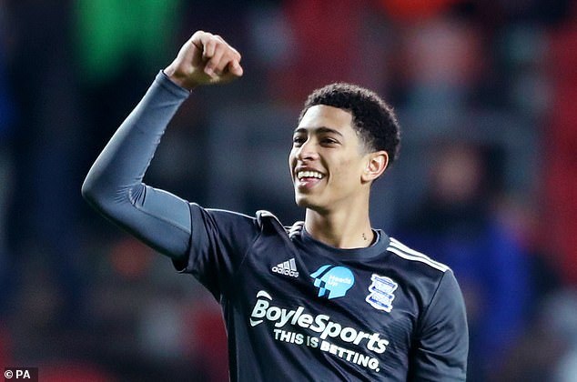 西甲前瞻：西班牙人表现惊艳但杯赛出局，巴列卡诺联赛三连平